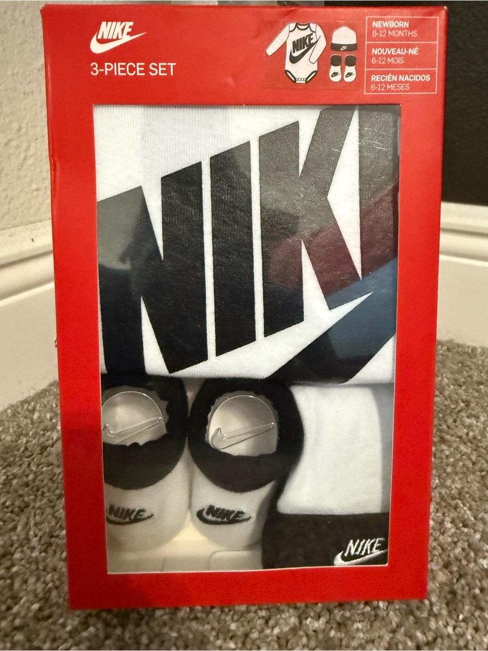 Nike Baby 3-Piece Set in White and Black